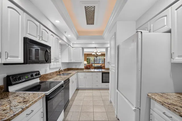 Unit 111 photo 15