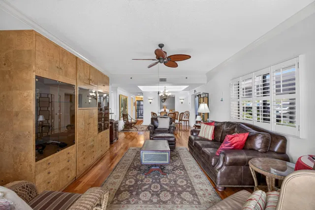 Unit 111 photo 20