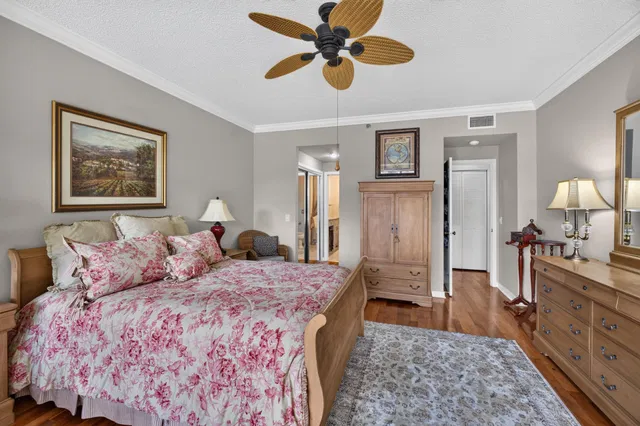 Unit 111 photo 23