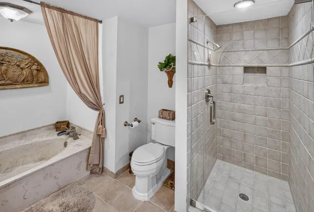 Unit 111 photo 27