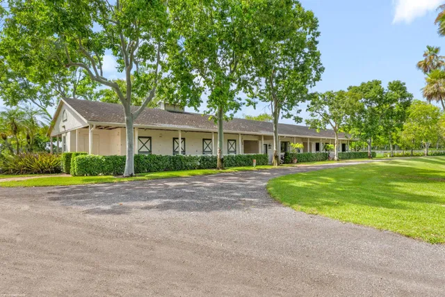  Residence photo 4