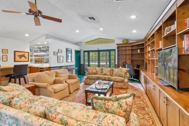  Residence photo 29