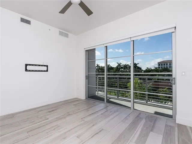 Tower 155 Unit 424 photo 6