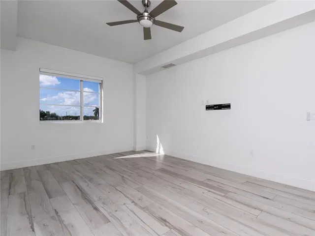 Tower 155 Unit 424 photo 15