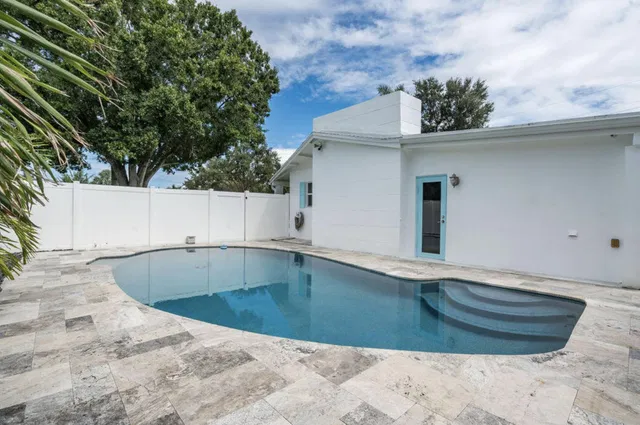 Residence photo 24