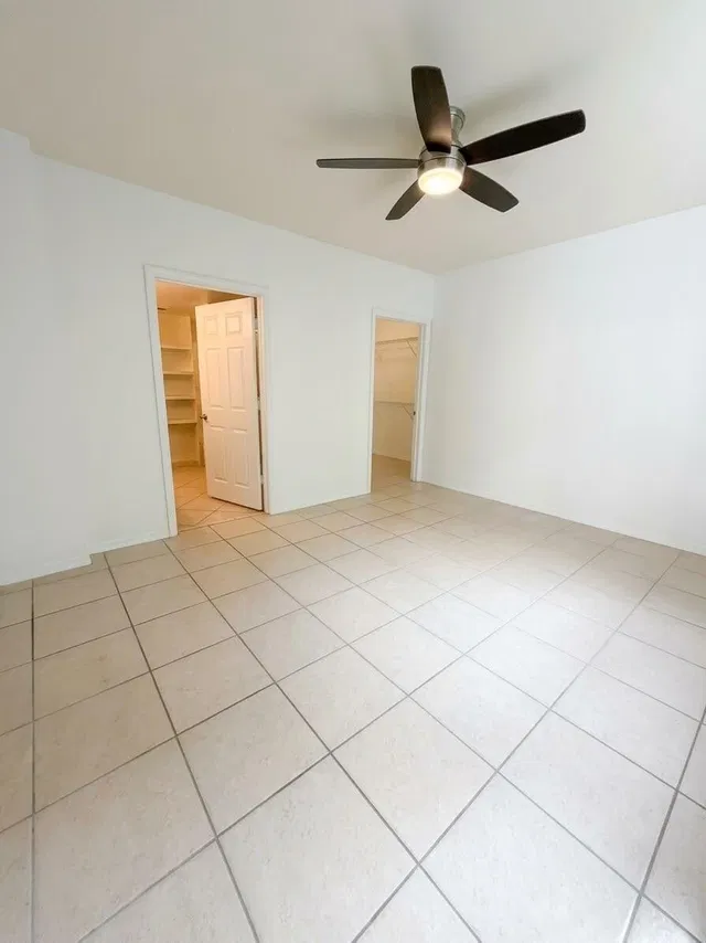 Unit 208 photo 7