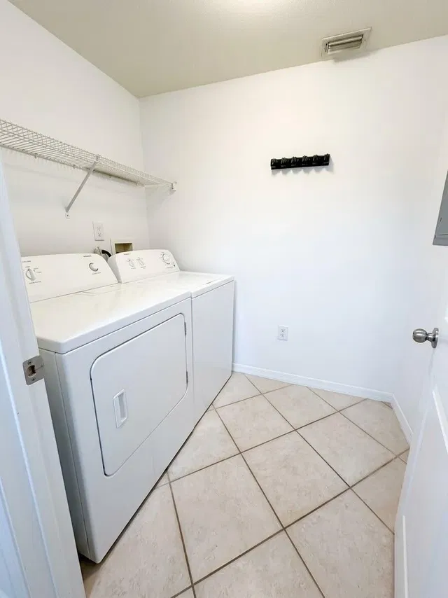 Unit 208 photo 15