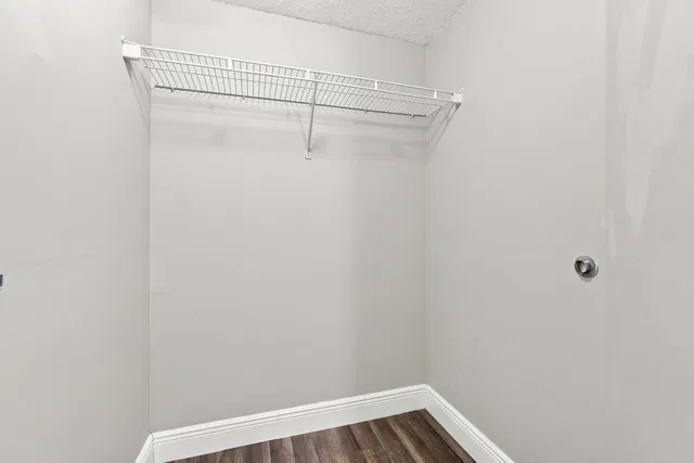 Unit 1410 photo 6