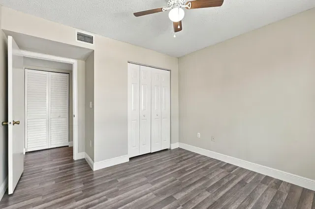 Unit 1410 photo 9