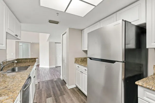 Unit 1410 photo 35
