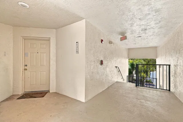 Unit 1410 photo 39