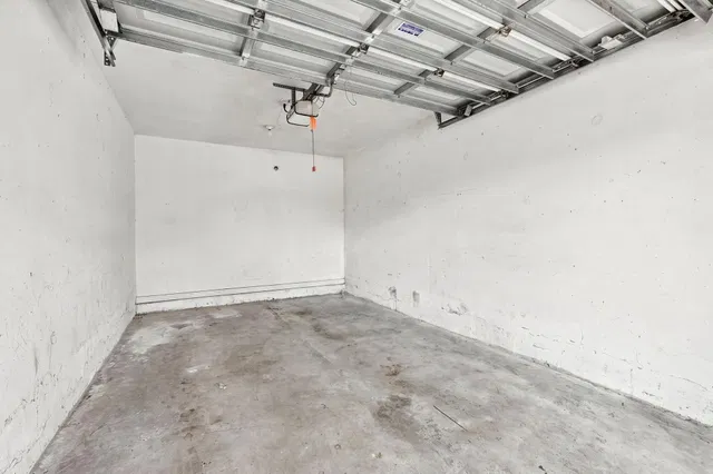Unit 1410 photo 42