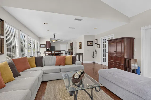 Residence photo 19