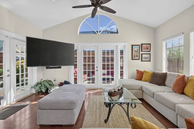 Residence photo 20