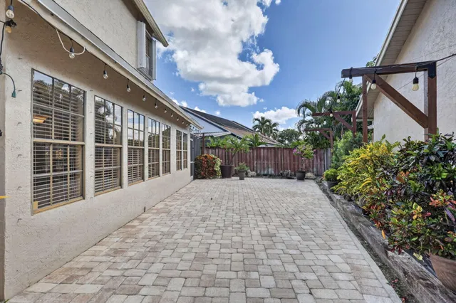 Residence photo 48