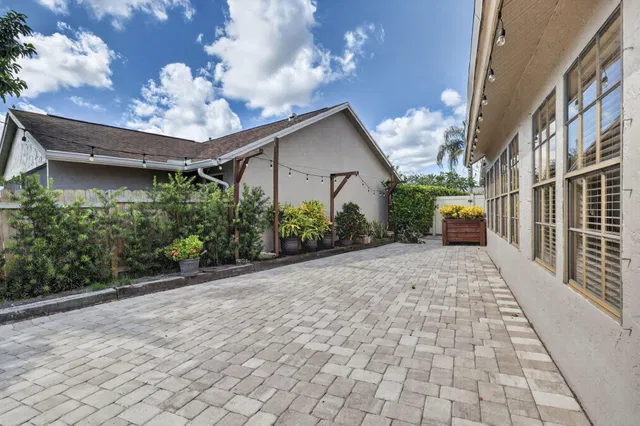 Residence photo 49