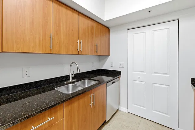 The Prado Unit 825 photo 4