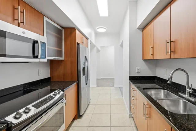 The Prado Unit 825 photo 6