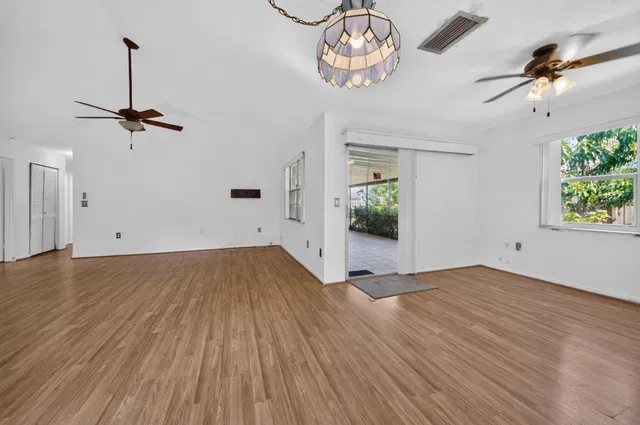 Residence photo 9