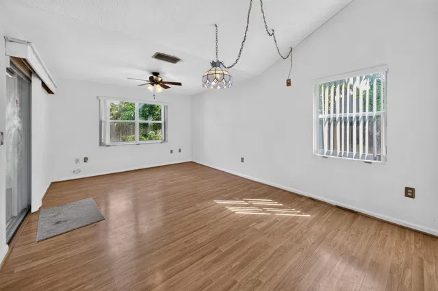 Residence photo 10
