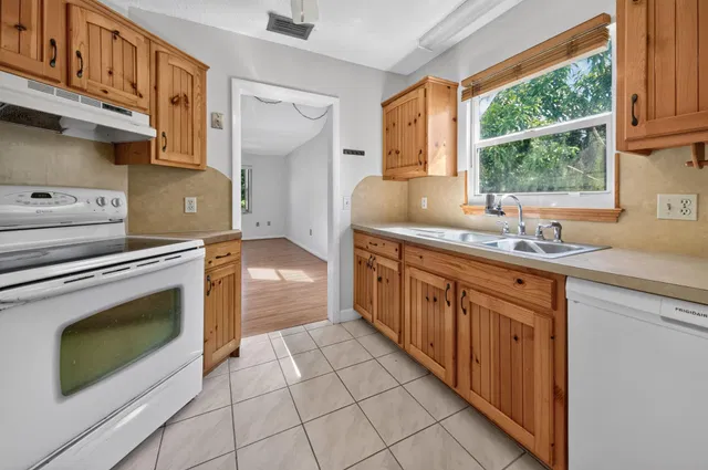 Residence photo 12