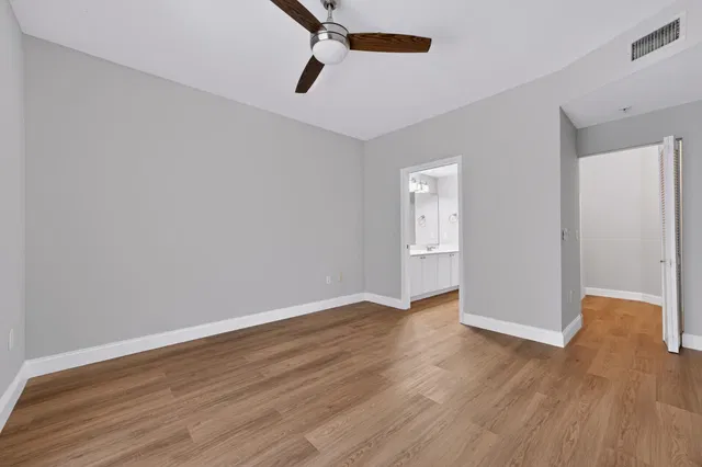Unit 24 photo 20