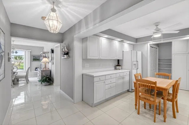 Unit 21 photo 20