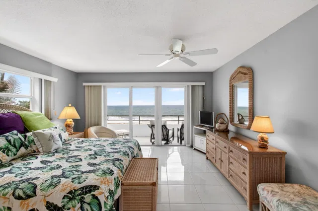 Unit 21 photo 23
