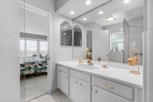 Unit 21 photo 27