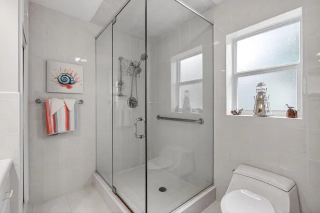 Unit 21 photo 28