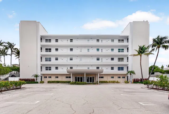 Unit 21 photo 48