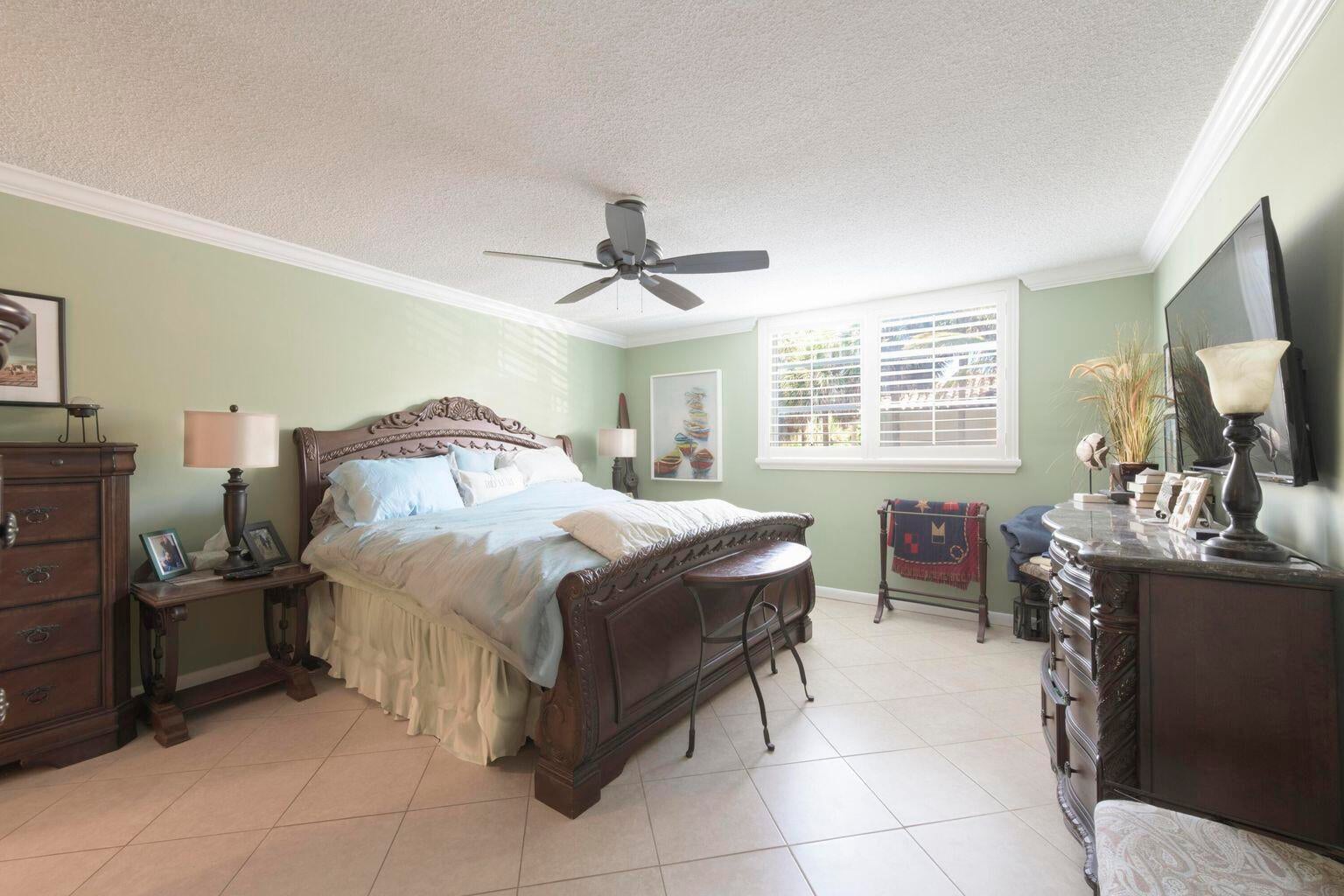 Unit 205 photo 15