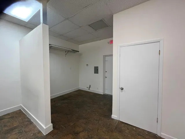 Unit 14 photo 5