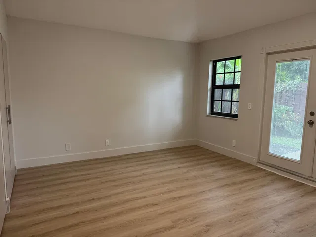 Residence photo 5
