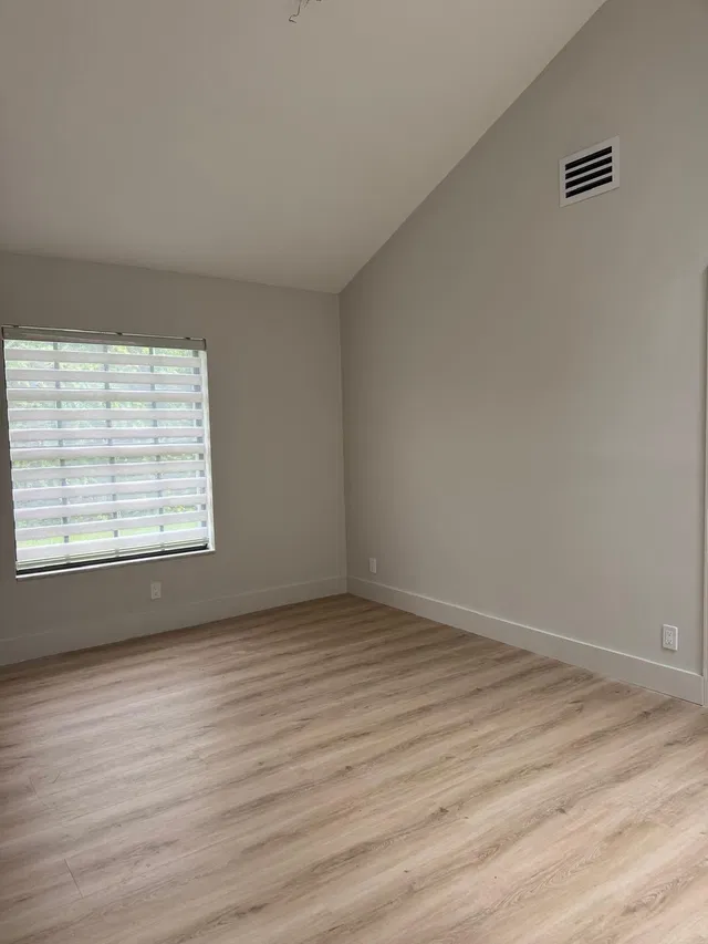 Residence photo 19