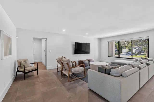 Village of North Palm Beach Residence photo 16