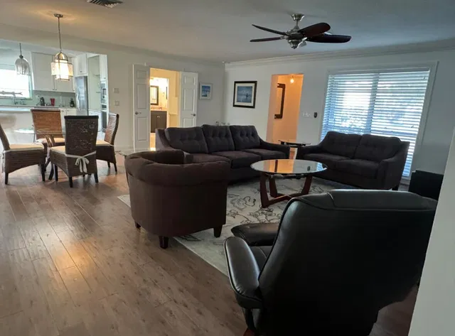 Residence photo 8