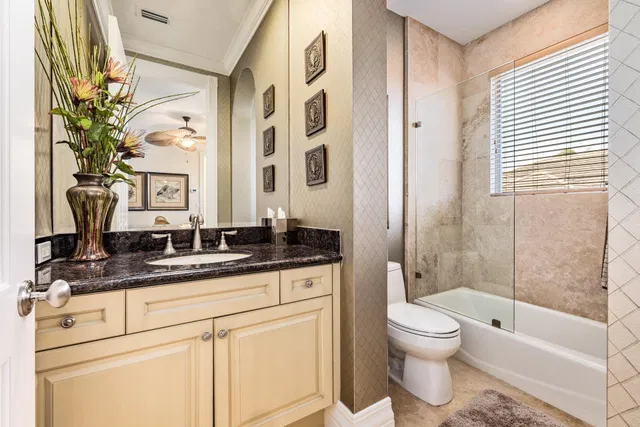 Residence photo 30