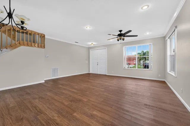 Residence photo 8