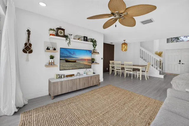 Residence photo 5