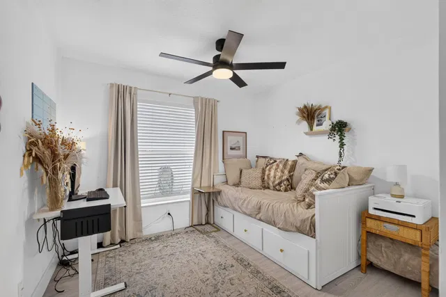 Residence photo 16