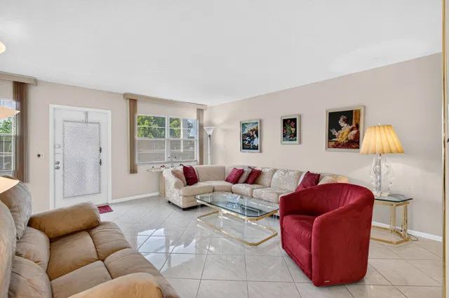 Residence photo 6