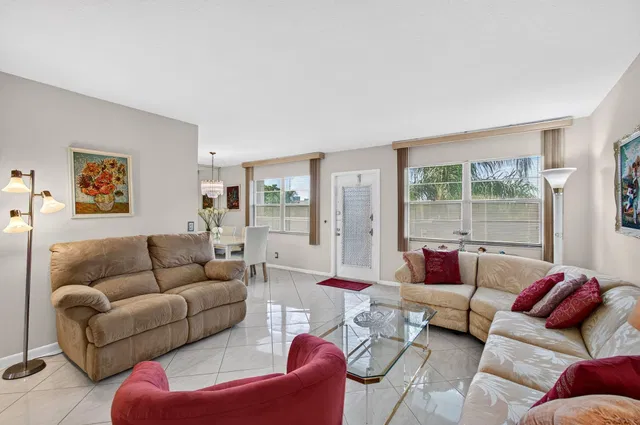 Residence photo 9