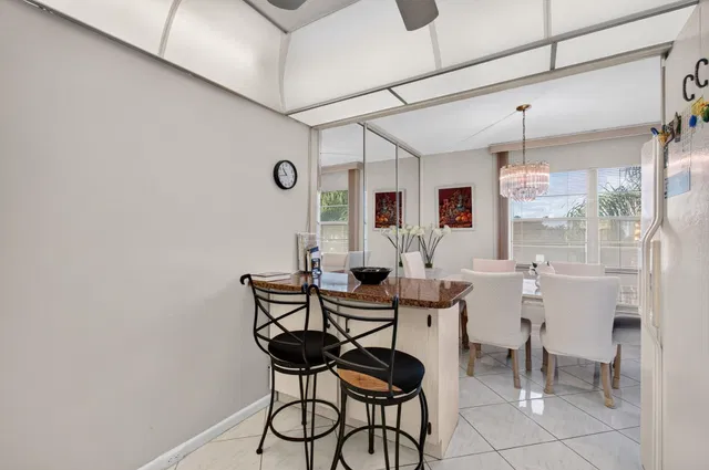Residence photo 18