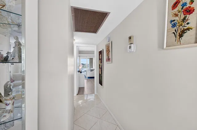 Residence photo 20