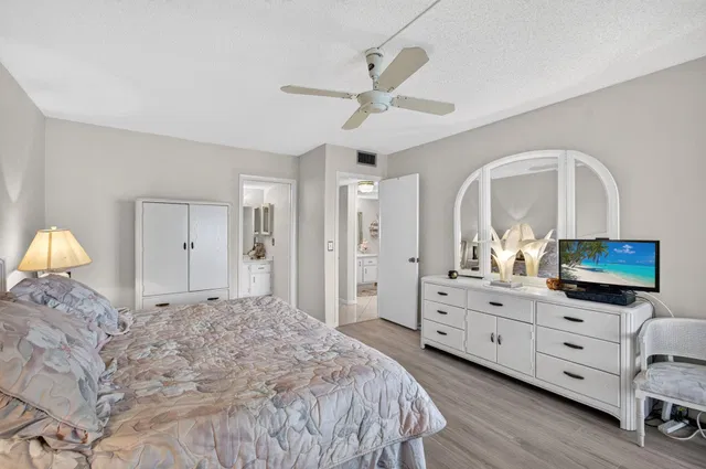 Residence photo 25