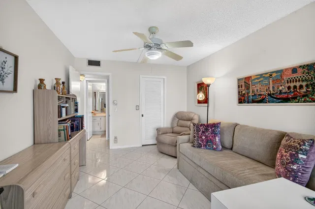 Residence photo 36