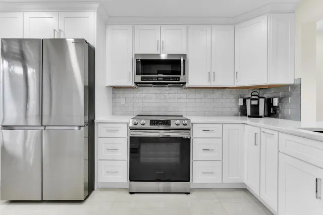 Unit 208 photo 2