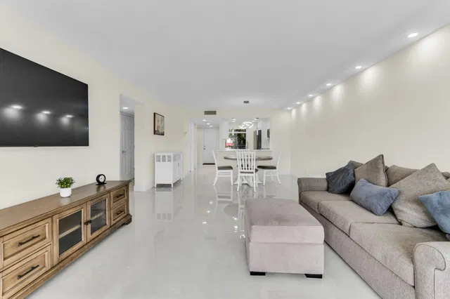 Unit 208 photo 14