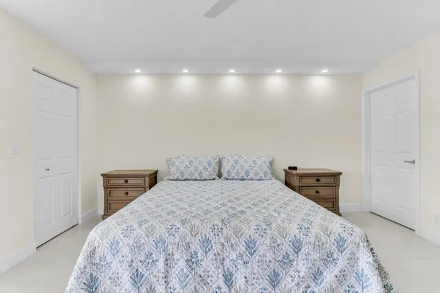 Unit 208 photo 21
